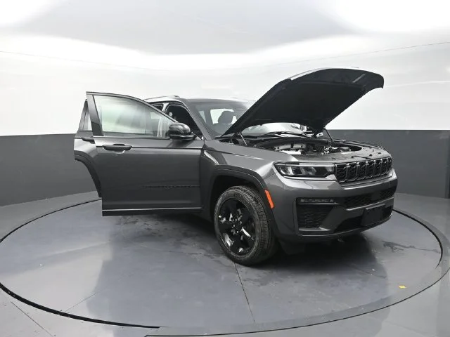 New 2026 Baltic Gray Metallic Clear-Coat Exterior Paint Jeep Limited image 30