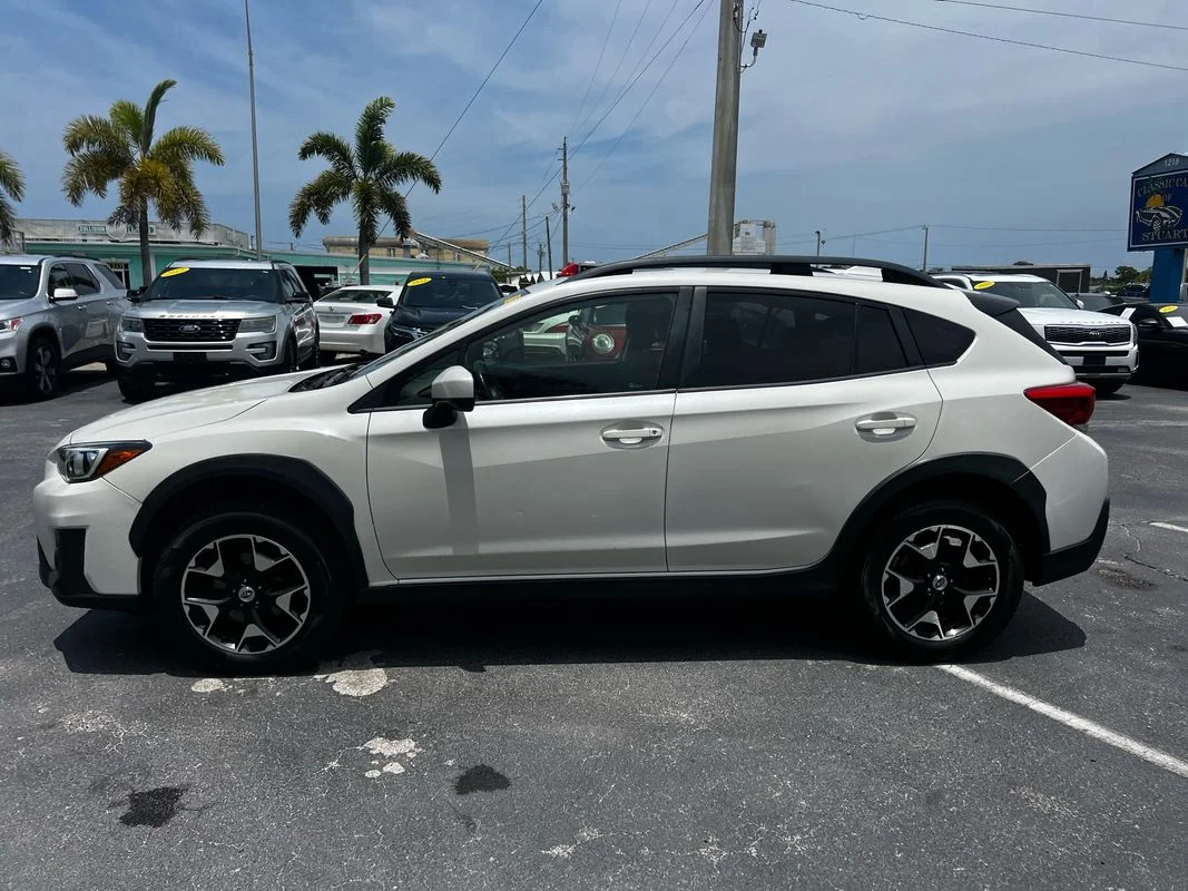 Used 2018  Subaru 2.0i Premium image 3