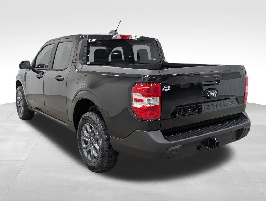 New 2026 Shadow Black Ford XLT image 8