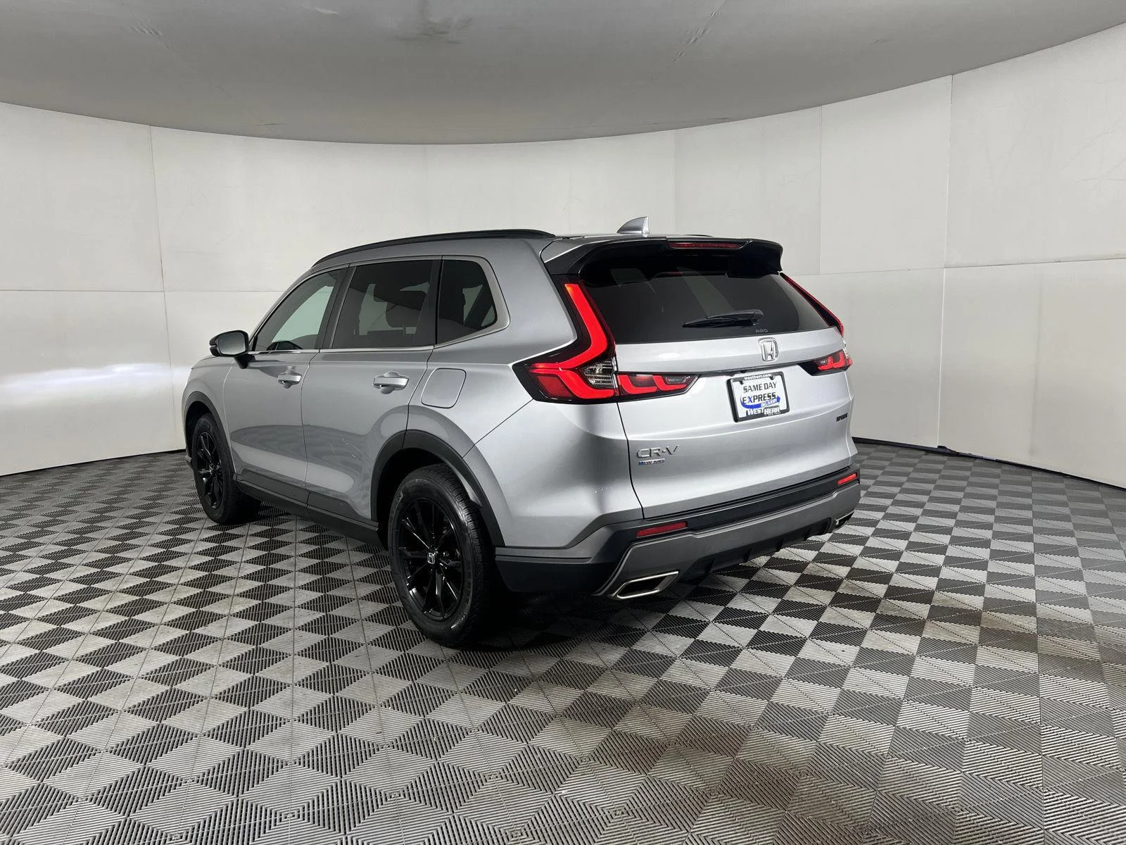 Used 2024 Lunar Silver Metallic Honda Sport image 5