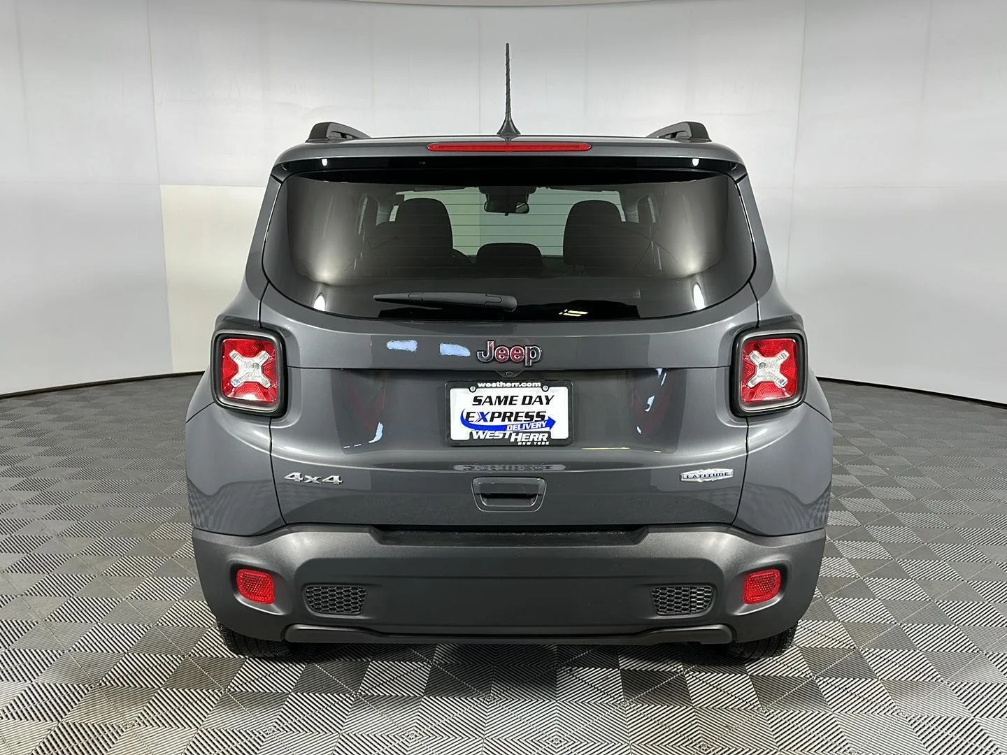 Used 2022 Graphite Gray Jeep Latitude image 7