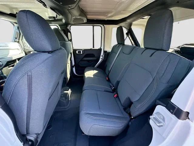 New 2026 Bright White Clear-Coat Exterior Paint Jeep Sahara image 17