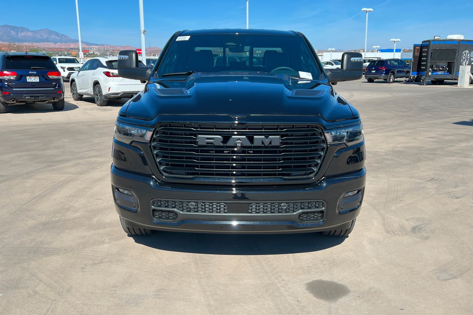 New 2026 Diamond Black Crystal Pearl-Coat Exterior Paint RAM Laramie image 9