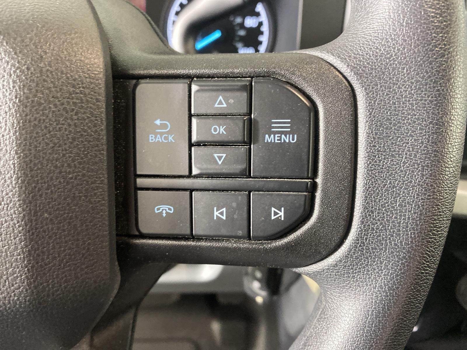 Used 2025 Oxford White Ford XLT image 38