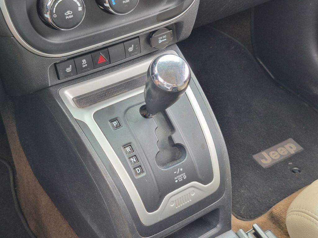 Used 2014 Black Jeep Latitude image 23