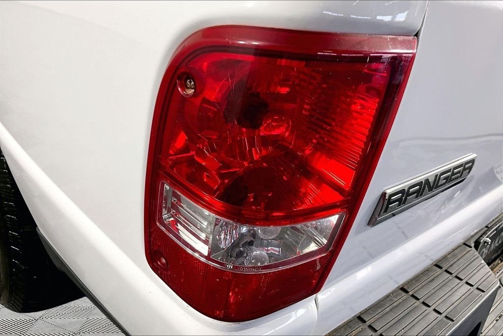 Used 2011 White Ford XL image 15