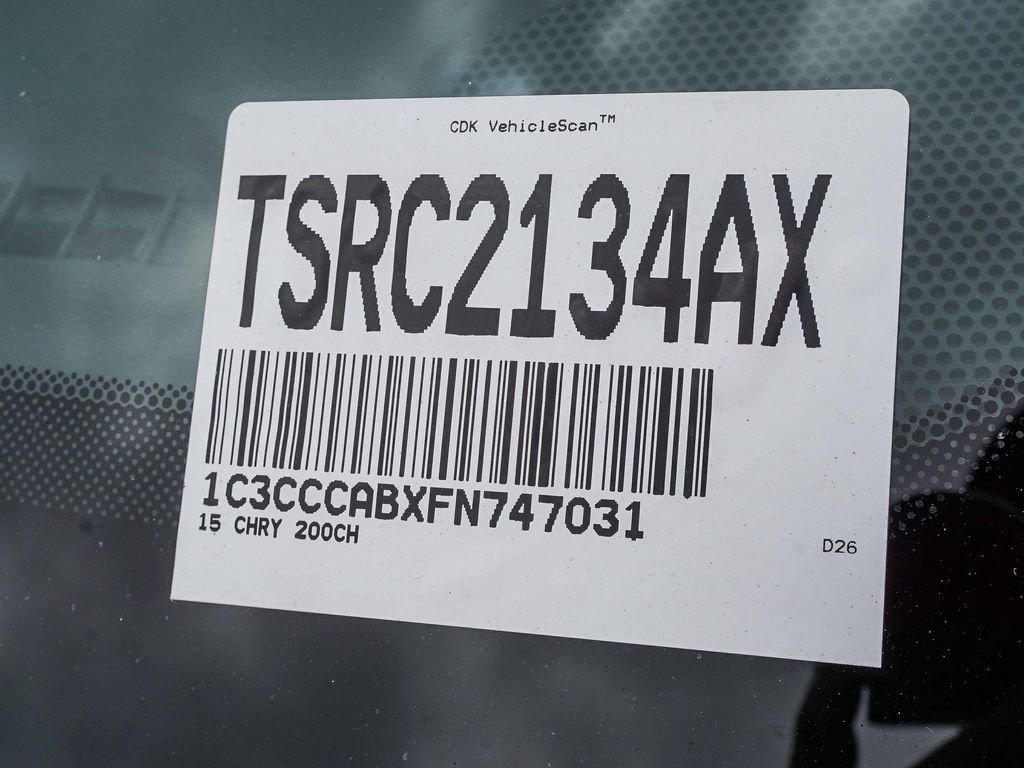 Used 2015 Silver Chrysler Limited image 27
