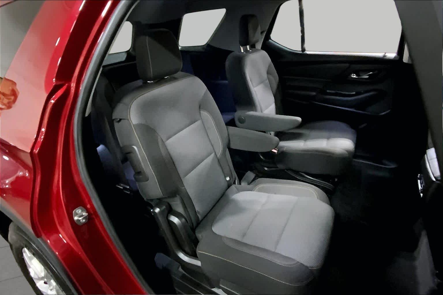 Used 2018 Cajun Red Tintcoat Chevrolet LT Cloth image 20