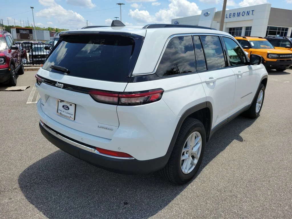 Used 2024 Bright White Clearcoat Jeep Laredo X image 5