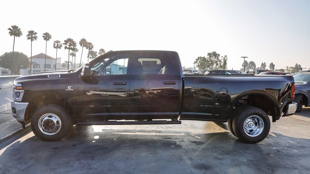 New 2026 Diamond Black Ram Tradesman image 14