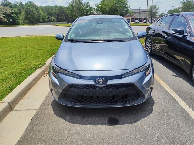 Used 2020 Blue Toyota LE image 3