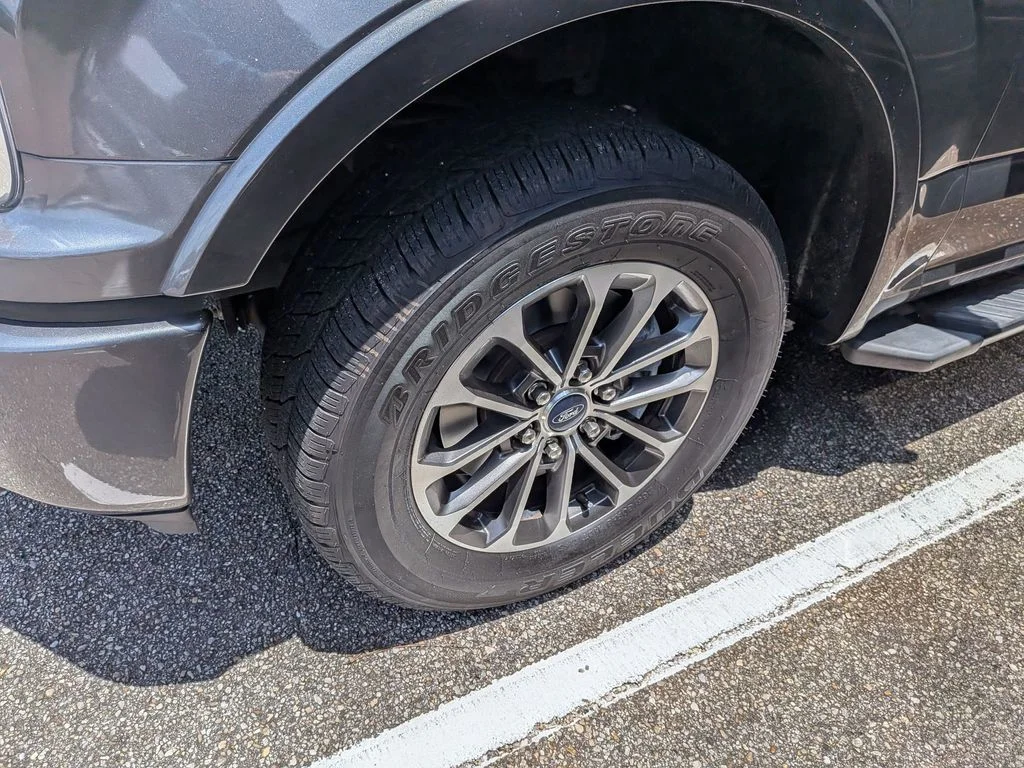 Used 2018 Gray Ford XLT image 6