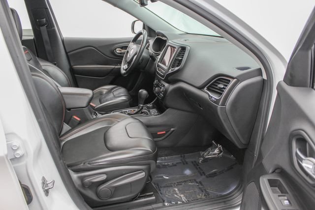 Used 2019 White Jeep Trailhawk 4x4 image 21