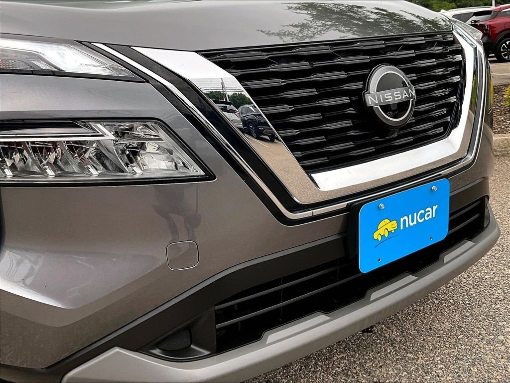Used 2023 Gray Nissan SV image 30