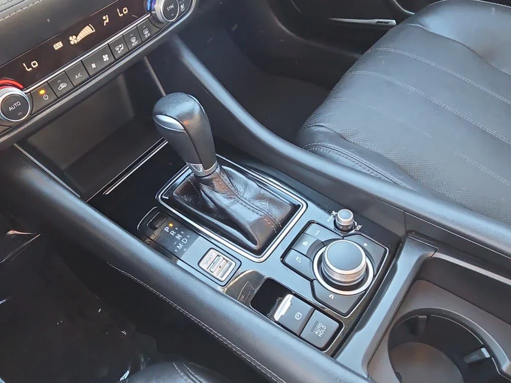 Used 2020 Deep Crystal Blue Mazda Grand Touring Reserve image 17