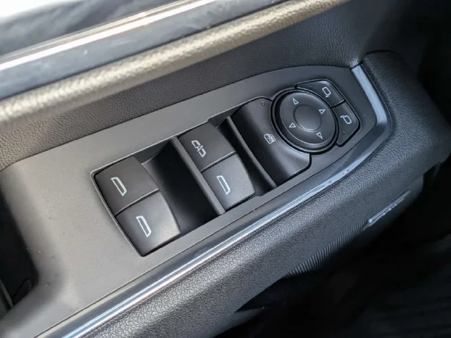 New 2026 Sterling Metallic GMC Elevation image 23