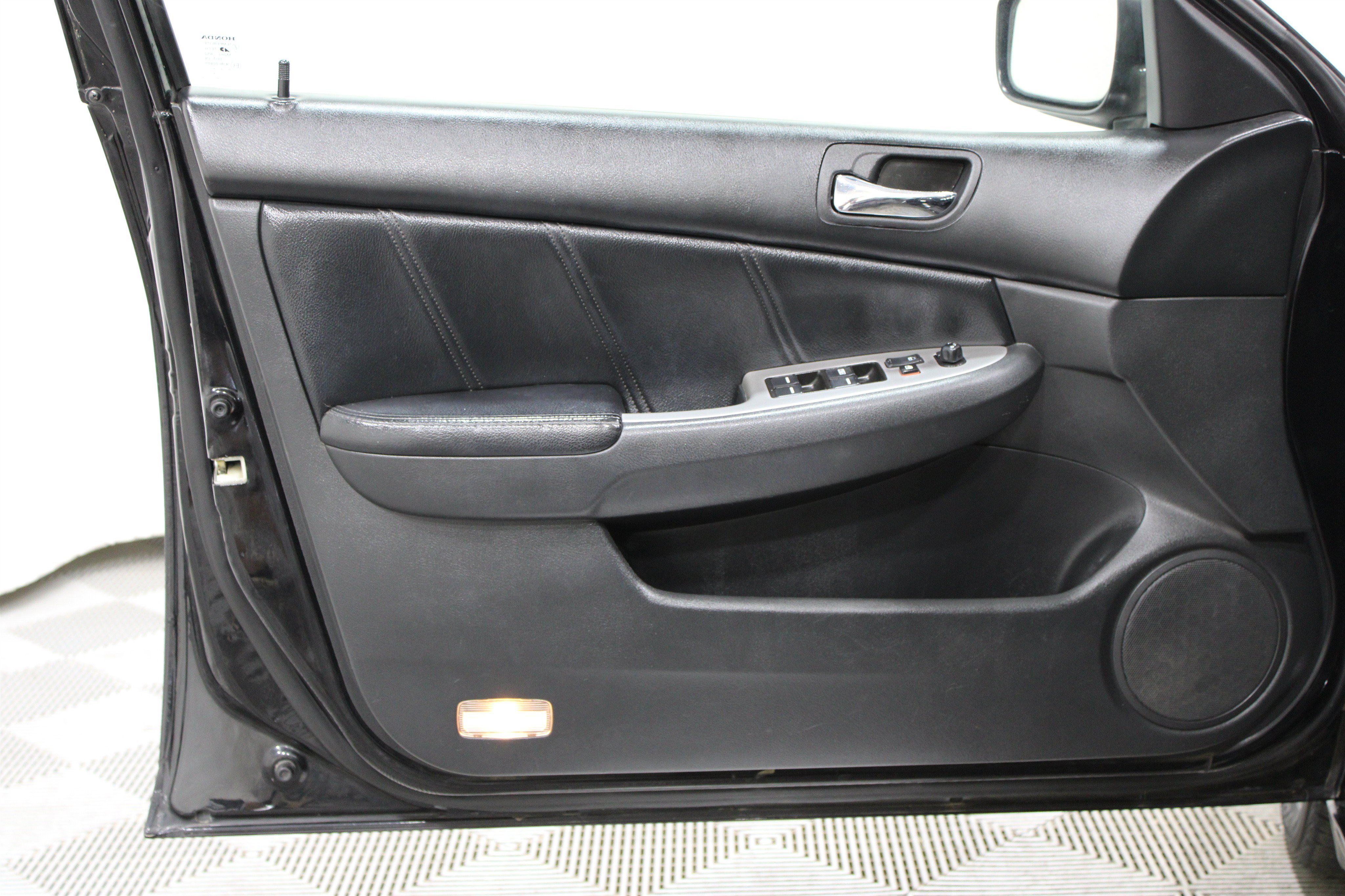 Used 2007  Honda EX-L image 6