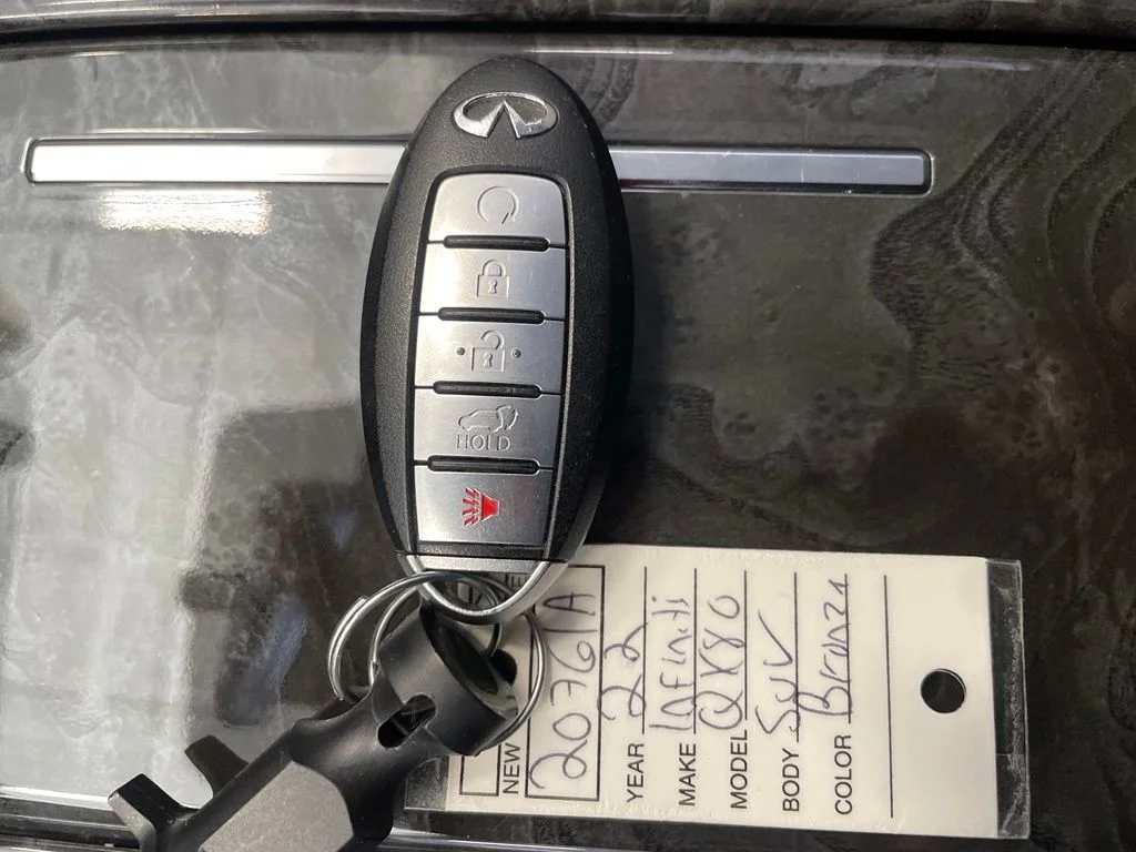 Used 2022 Beige INFINITI LUXE image 21