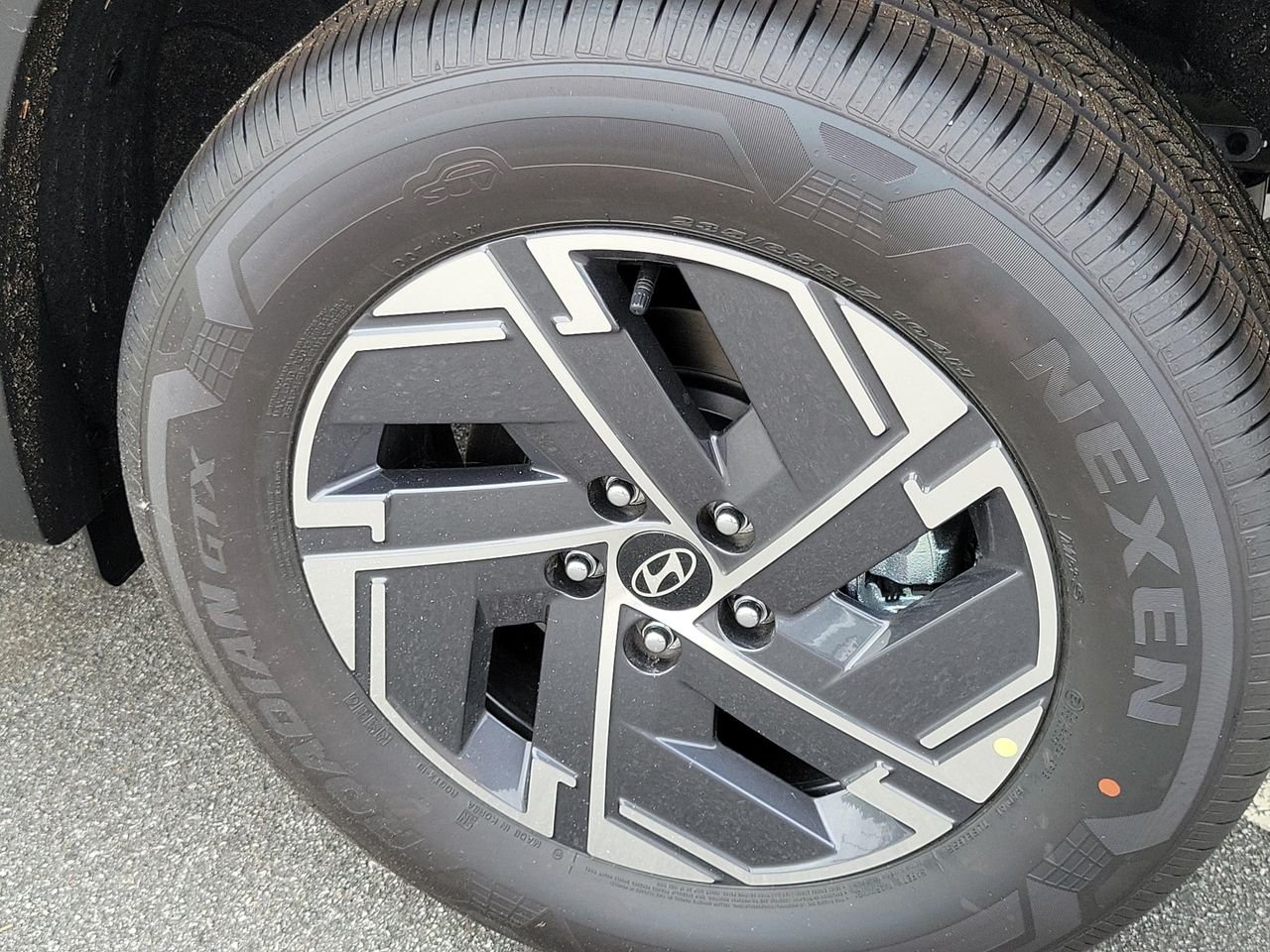 New 2026 Ash Black Hyundai SE image 5