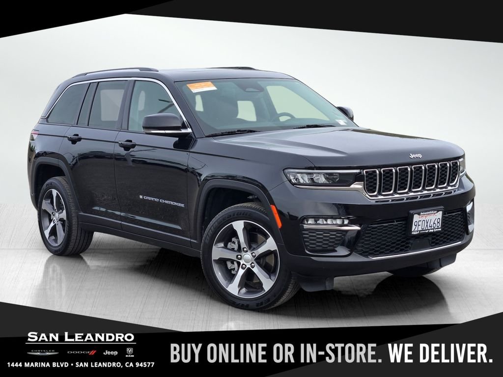 Used 2022 Diamond Black Crystal Pearlcoat Jeep 4xe image 1