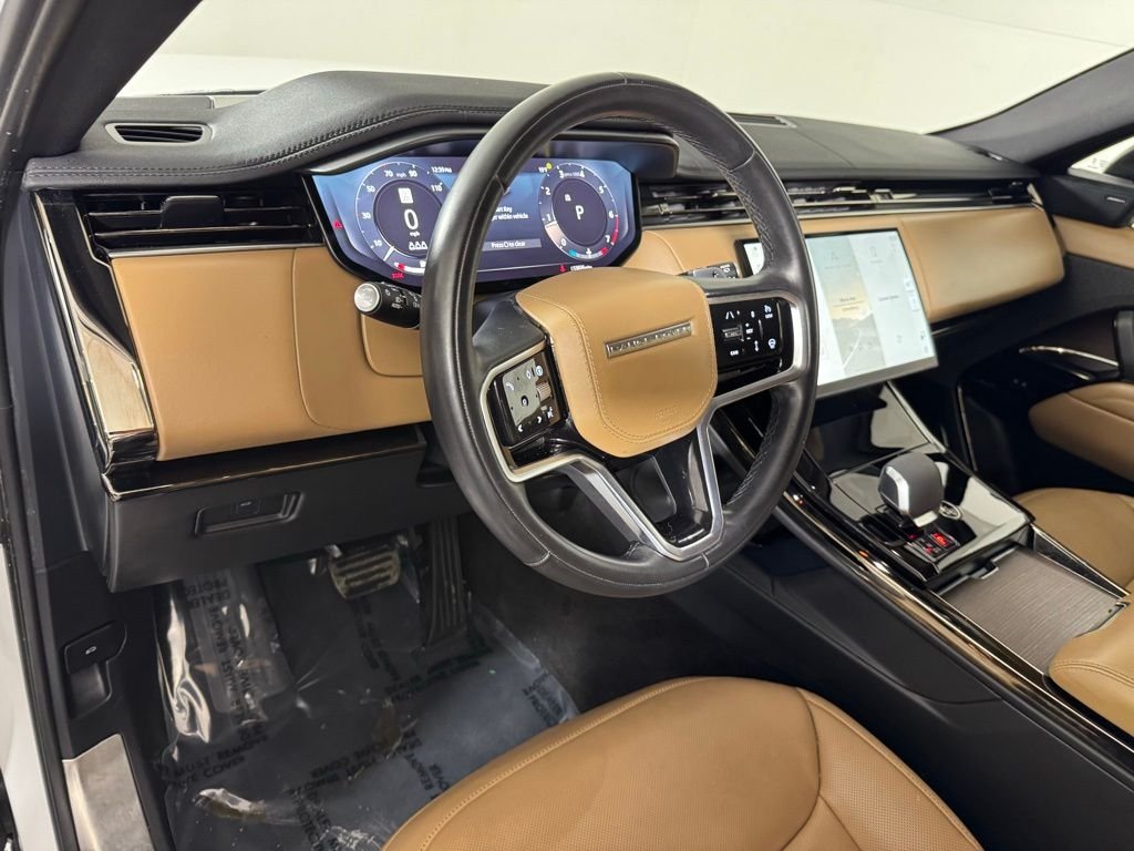 Used 2024 Fuji White Land Rover SE image 14