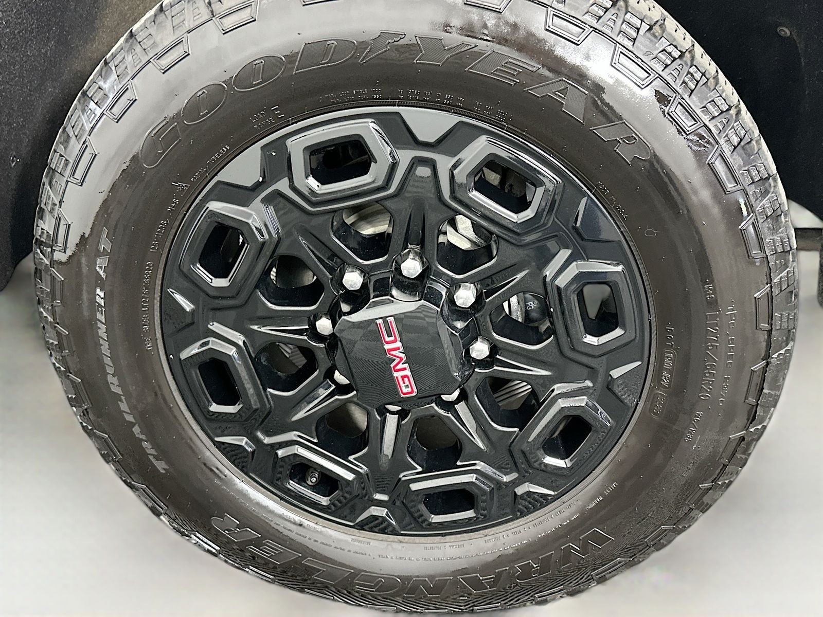 Used 2022 Summit White GMC AT4 image 35
