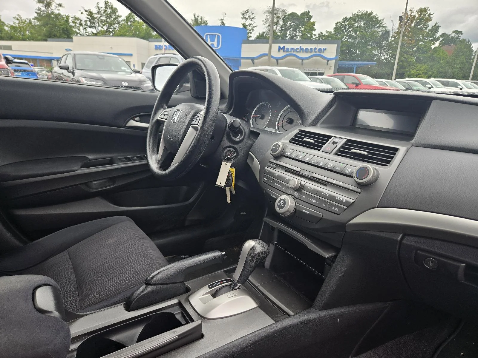 Used 2012 Alabaster Silver Metallic Honda LX image 7