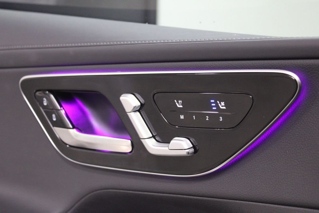 Used 2026  Mercedes-Benz GLC 300 image 18