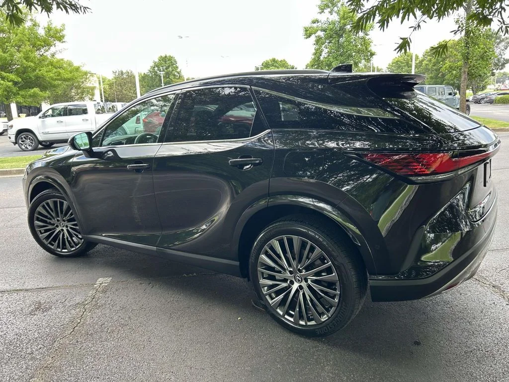 Used 2023 Black Lexus 350 Luxury image 4