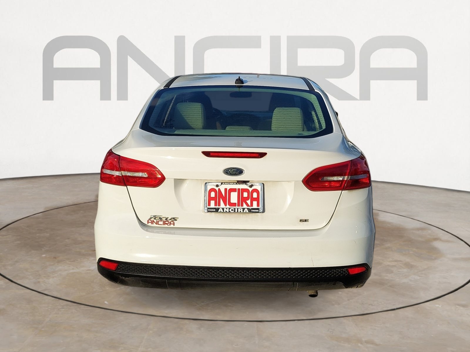 Used 2018 Oxford White Ford SE image 11