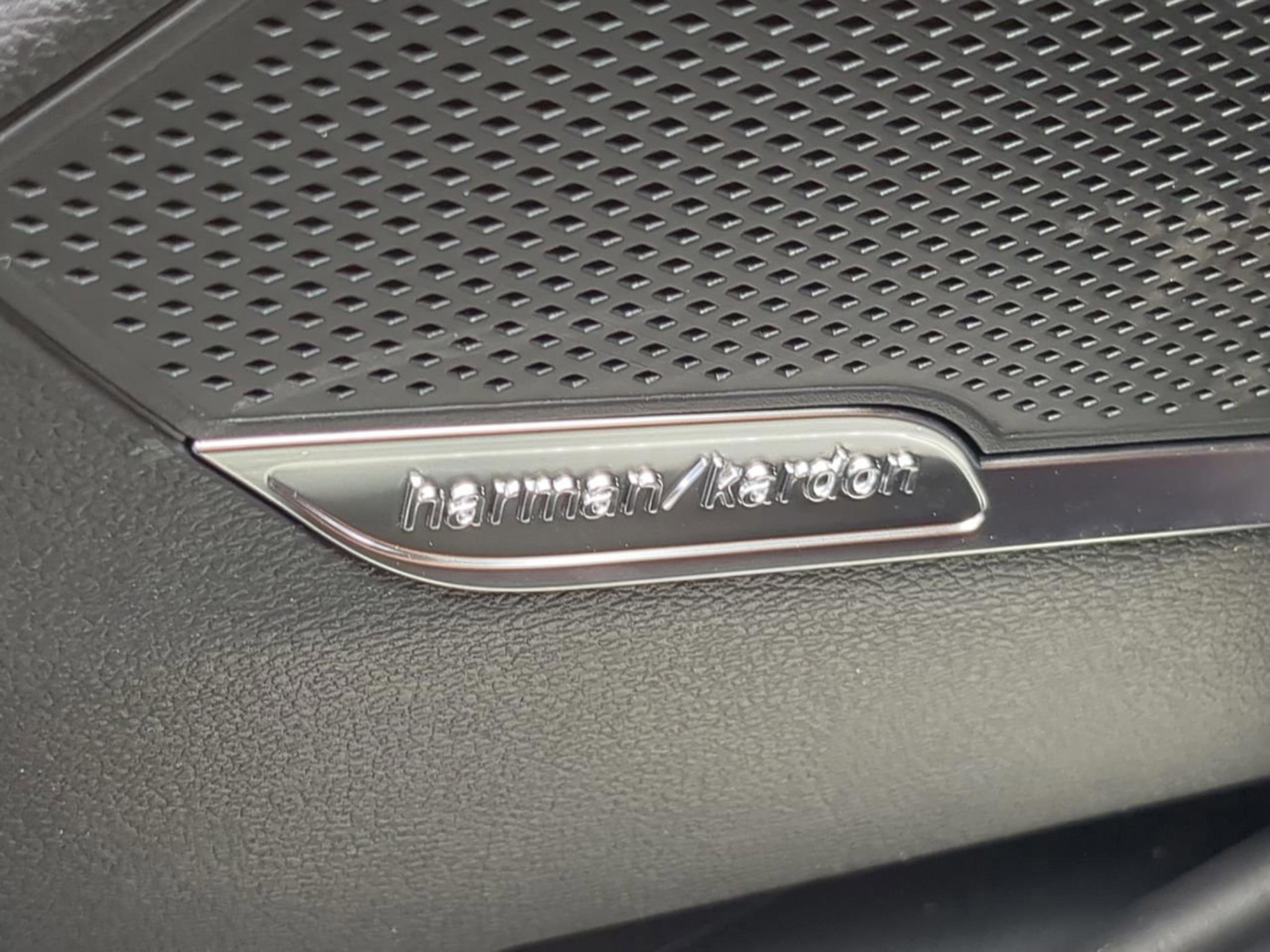 New 2026 Wolf Gray/Black Roof Kia X-Pro Prestige image 31