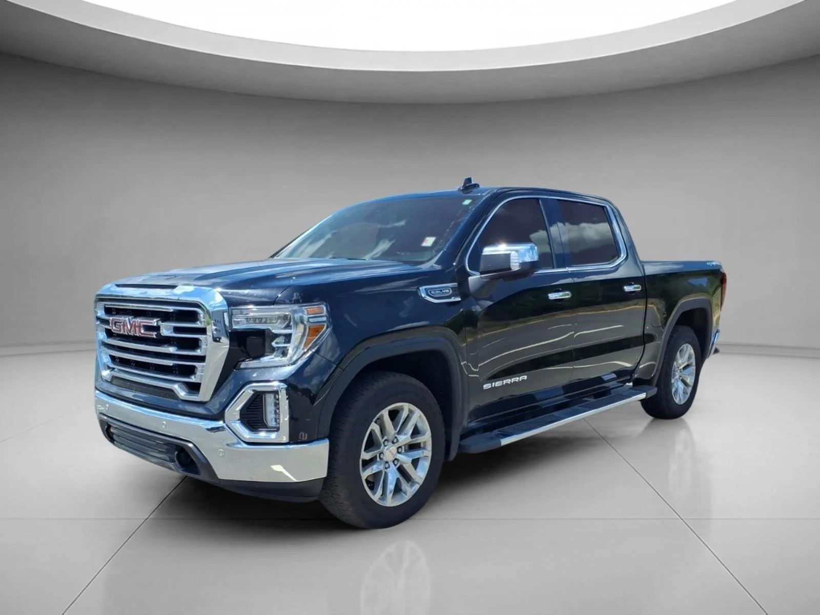 2021 GMC Sierra 4WD Crew Cab Short Box SLT's photo