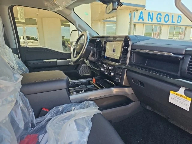 New 2026 Star White Metallic Tri-Coat Ford F-250® Lariat® image 37