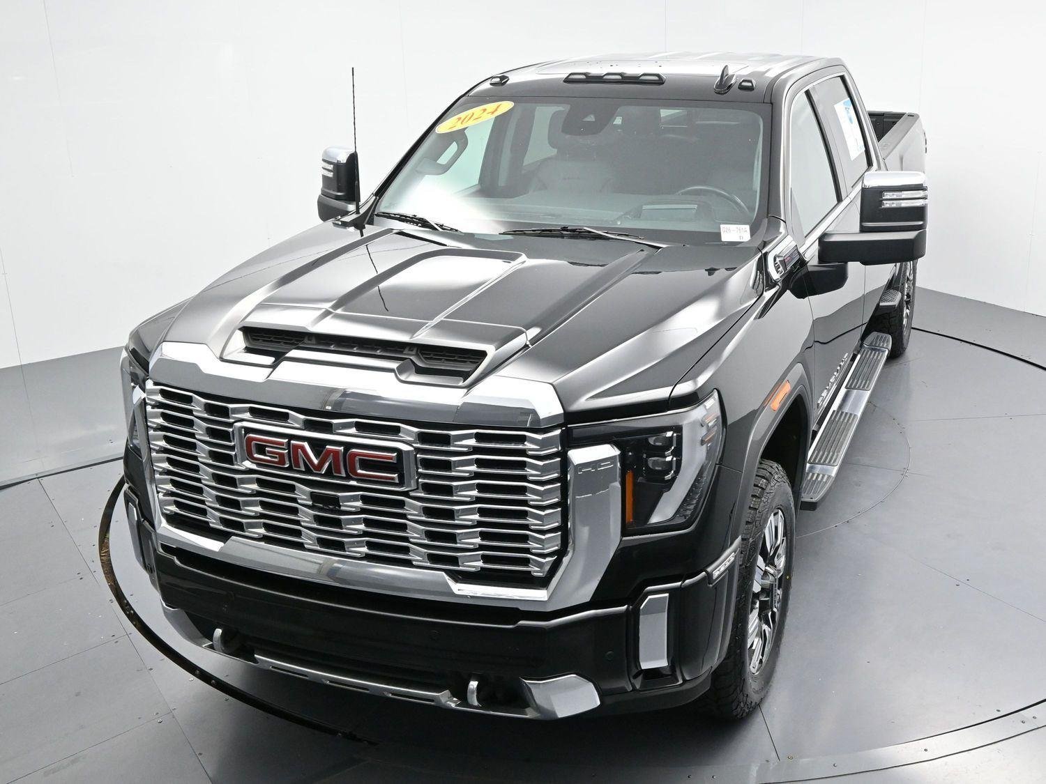 Used 2024 Onyx Black GMC Denali image 42