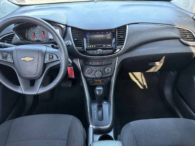 Used 2022 SUMMIT WHITE Chevrolet LS image 16