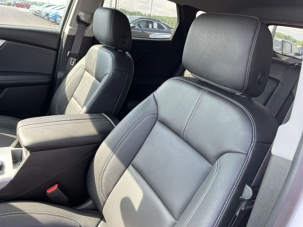 Used 2024 White Chevrolet LT image 11