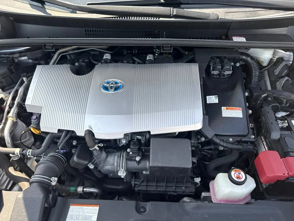 Used 2022 Silver Toyota L Eco image 30