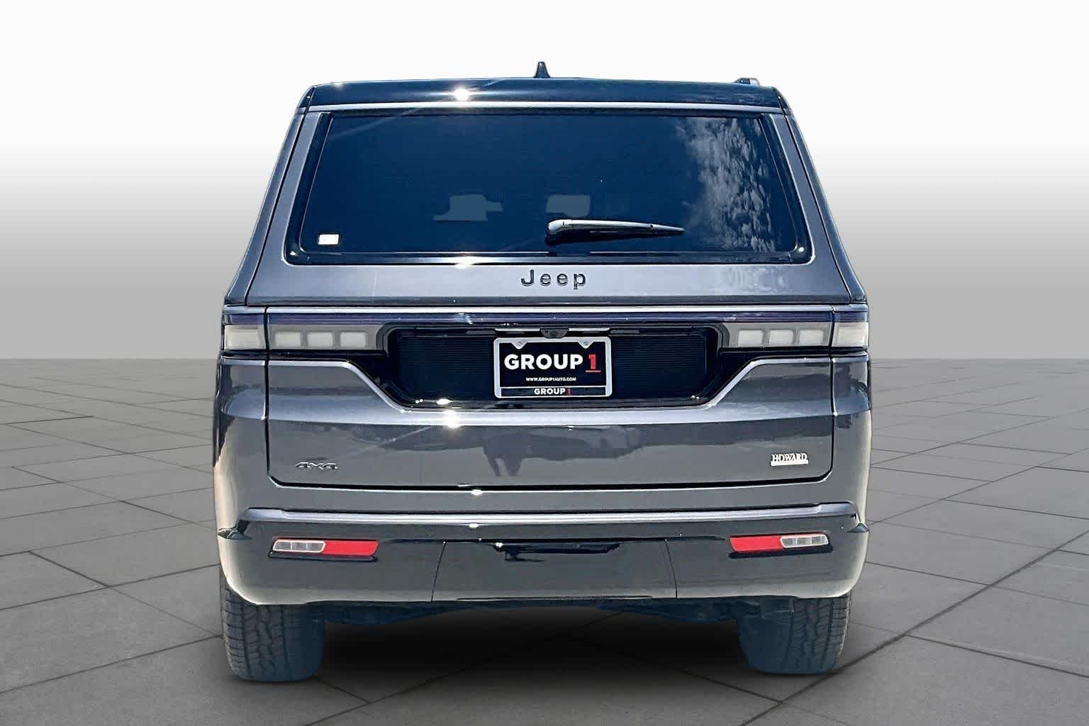 New 2026 Baltic-Gray Metallic Clear-Coat Exterior Paint Jeep Upland image 5
