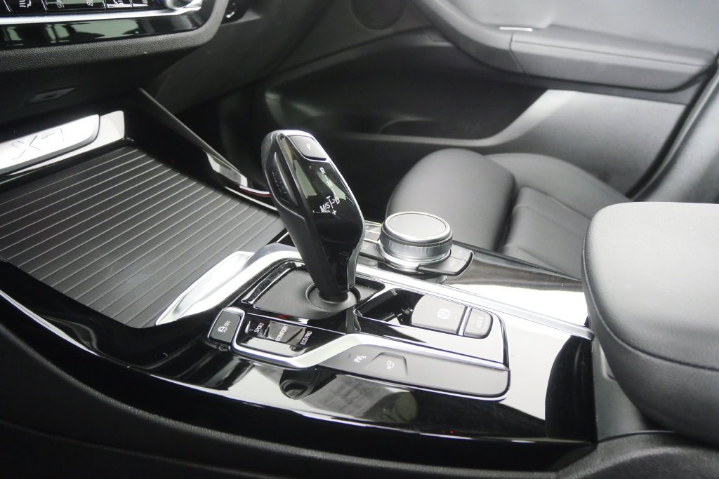 Used 2021 Dark Graphite Metallic BMW sDrive30i image 22