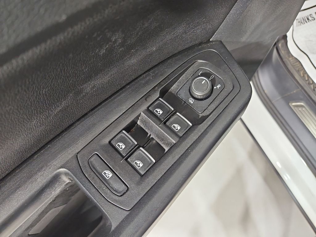 Used 2019 White Volkswagen SEL image 12