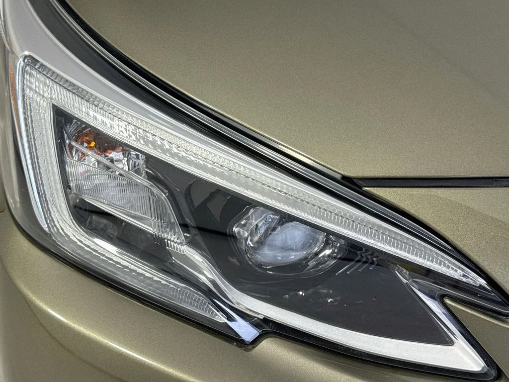 Used 2020 Green Metallic Subaru Limited image 41