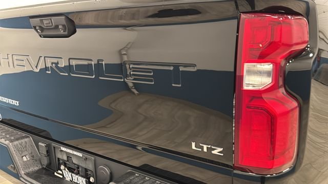 Used 2021 Black Chevrolet LTZ image 40