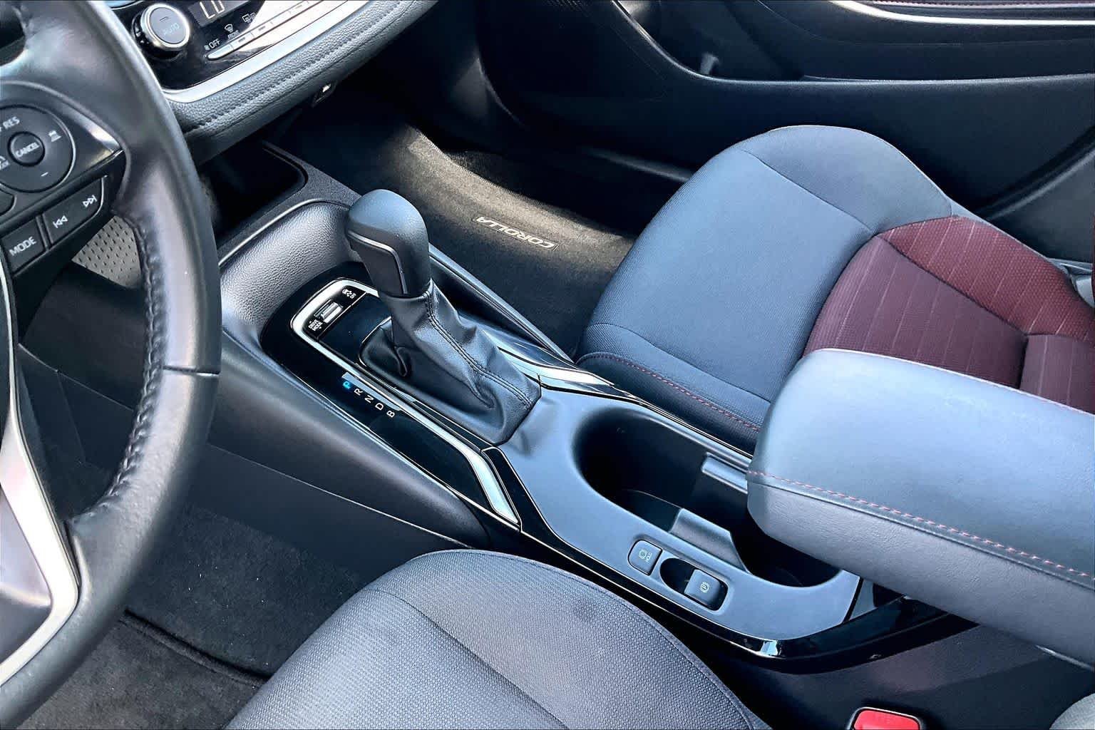 Used 2025 Classic Silver Metallic Toyota SE image 17