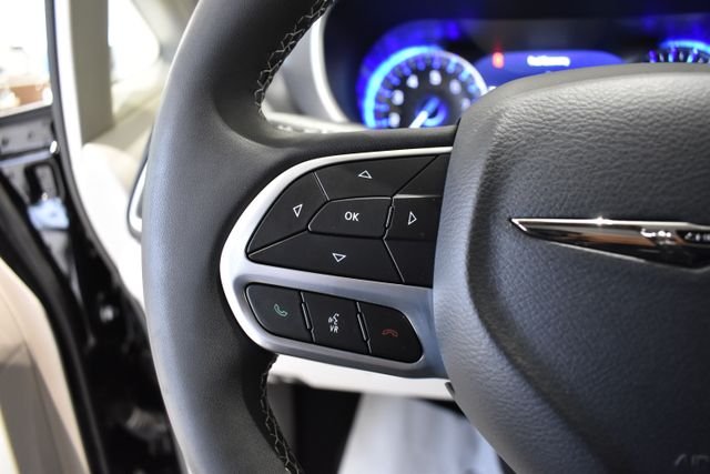 2024 Chrysler Pacifica Touring L - Photo 20
