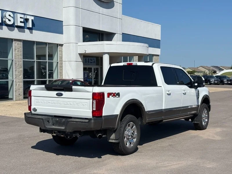 Used 2022  Ford King Ranch image 3