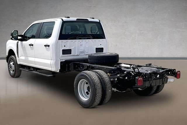 New 2026 Oxford White Ford XL image 3