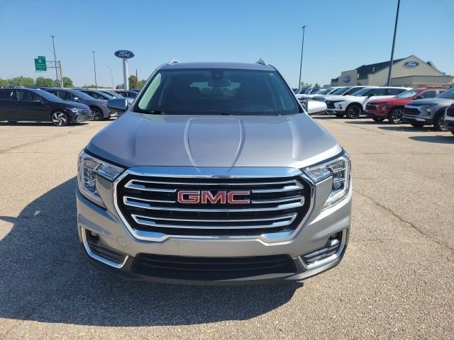 Used 2024 Silver GMC SLT image 19