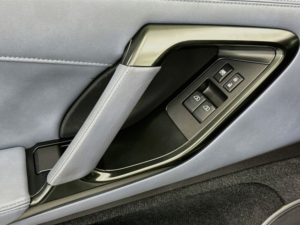 Used 2020 Super Silver Nissan Premium image 22