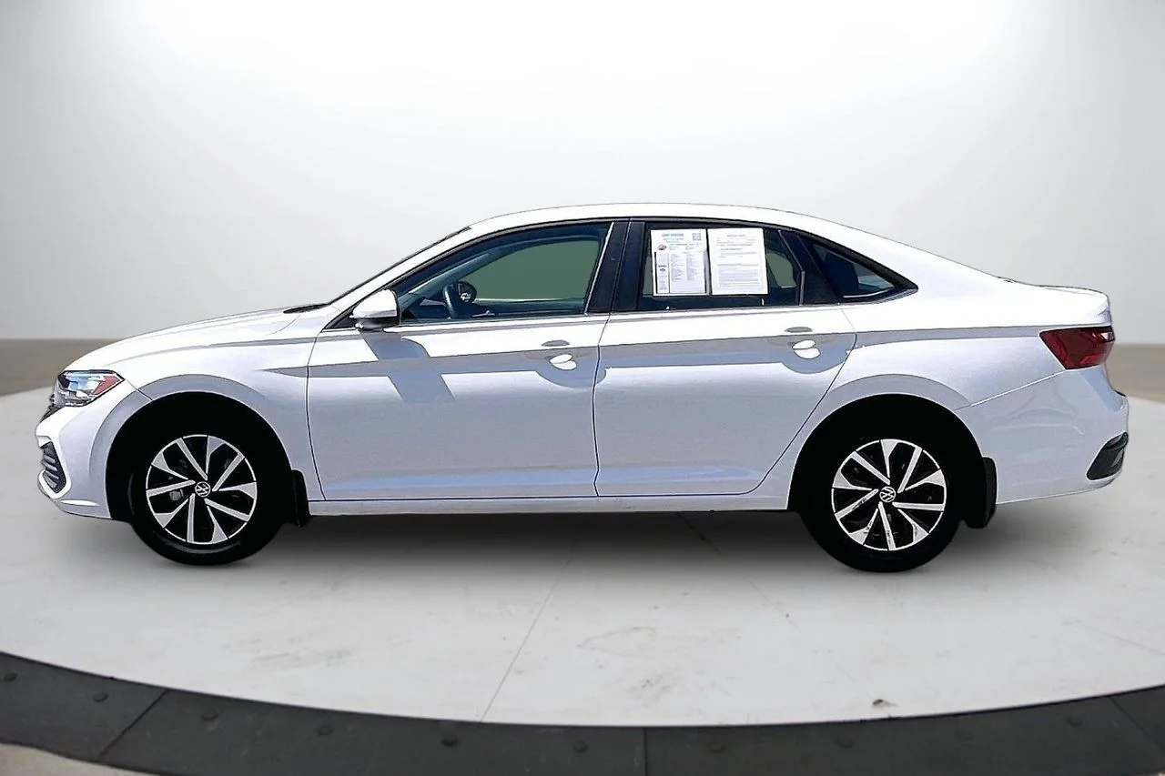 Used 2024 White Volkswagen 1.5T S image 5