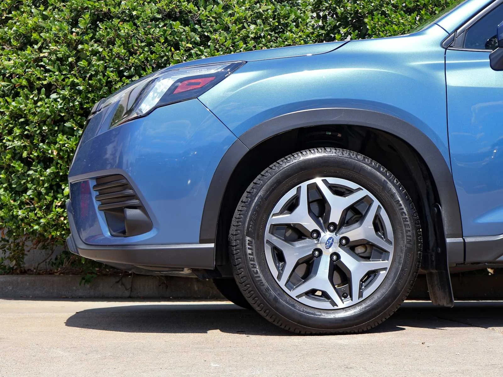 Used 2023 Horizon Blue Pearl Subaru Premium image 6
